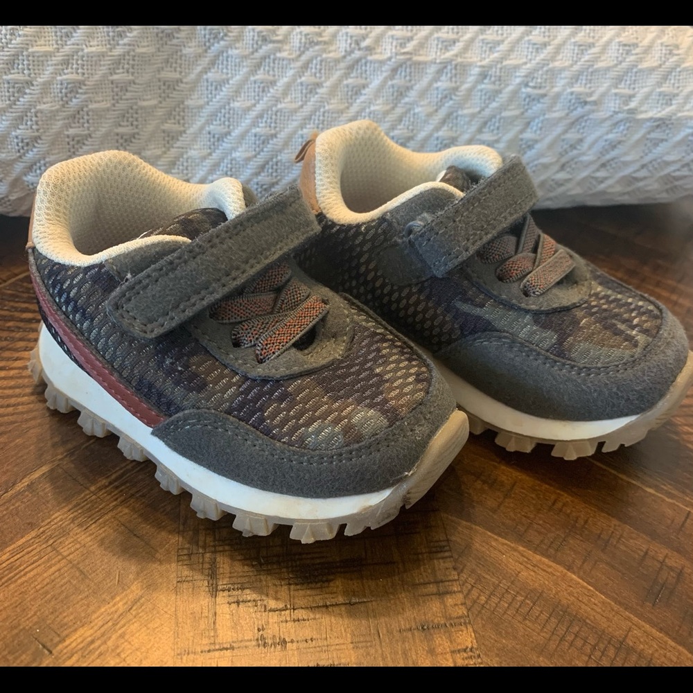 Carter’s Toddler Camo Shoes - size 4